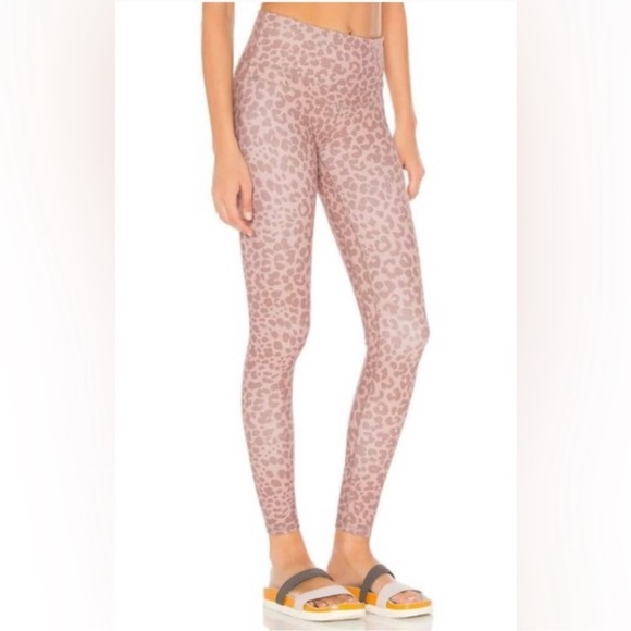 Matching Varley blush leopard print workout set, size XS, GUC. Worn 2-3x. - Picture 2 of 6